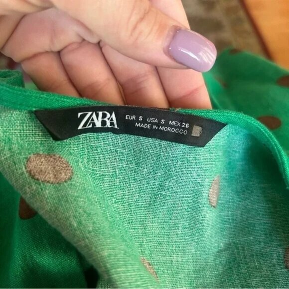 ZARA size small green dot print top. Linen blend, 3/4 length sleeves - Picture 2 of 9
